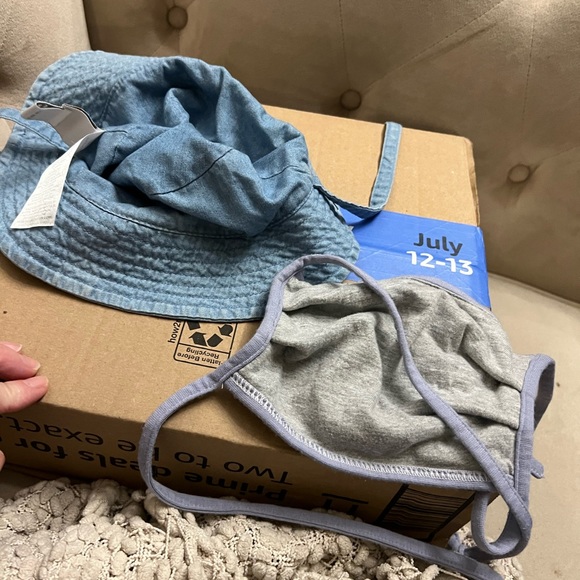 Rococo baby hat and mask - Picture 4 of 4